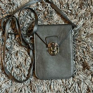 Travel crossbody